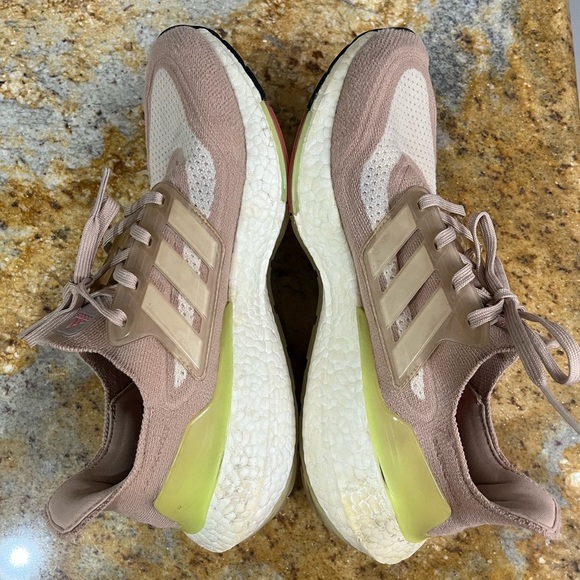 Adidas Ultraboost size 10 - Picture 6 of 9